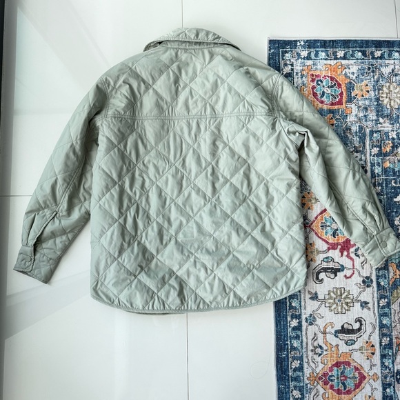 A&F Quilted Shacket - Picture 2 of 9